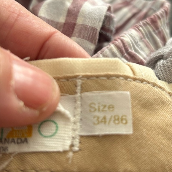 Day’s size 34 men’s yellow shorts comfortable for golf, or tennis - like new - Picture 10 of 11